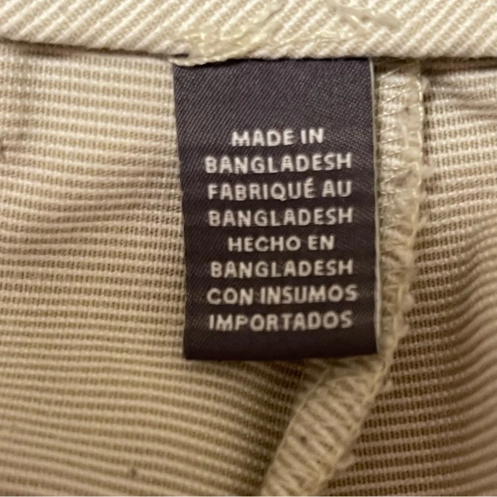 Van Heusen Classic Beige Men’s 40 Flat Front Golf Shorts